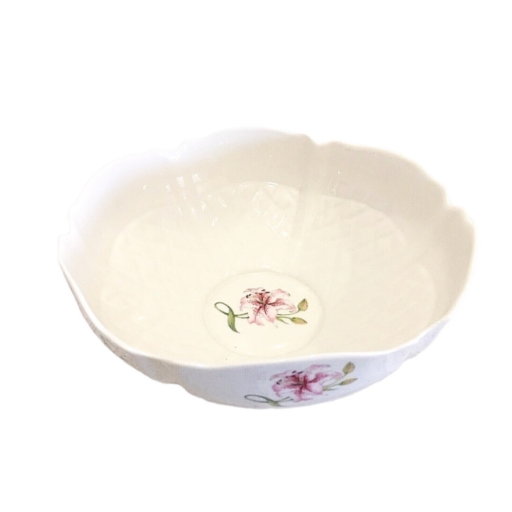 BELLEEK china country trellis centerpiece bowl - Picture 2 of 5